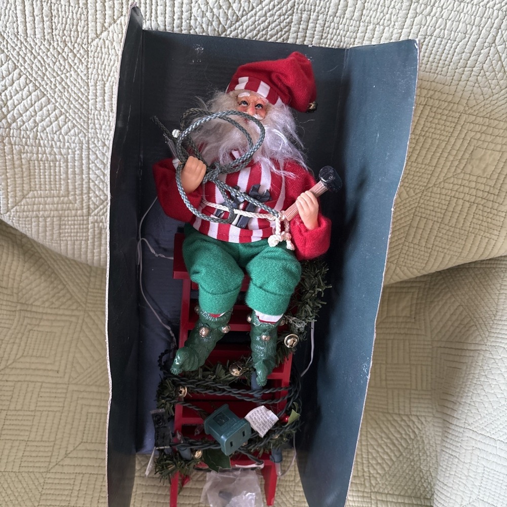 Vintage Animated Santa Claus Figure Moving Head Arms Lighted Garland 8" Boxed